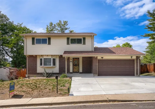 Single family home for sale at 2747 S Quay Way, Denver, CO 80227 | MLS# 8450626