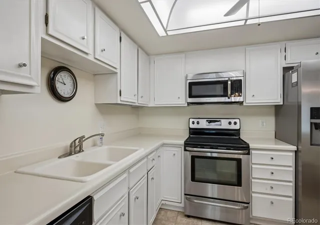 Listing Photo 5 - Condo for sale in building located at 14000 E Linvale Pl, Aurora, CO 80014 - Unit #108