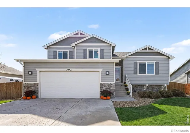Photo 1 of Single family home for sale at 302 11th Avenue, Wiggins, CO 80654 | MLS# IR1070180 | Listing updated on 2026-10-08