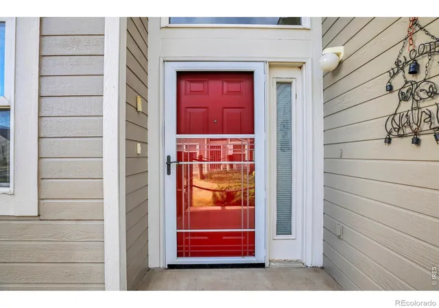 Photo 3 of Townhouse for sale at 15555 E 40th Avenue #7, Denver, CO 80239 | MLS# IR1070183 | Listing updated on 2026-10-08