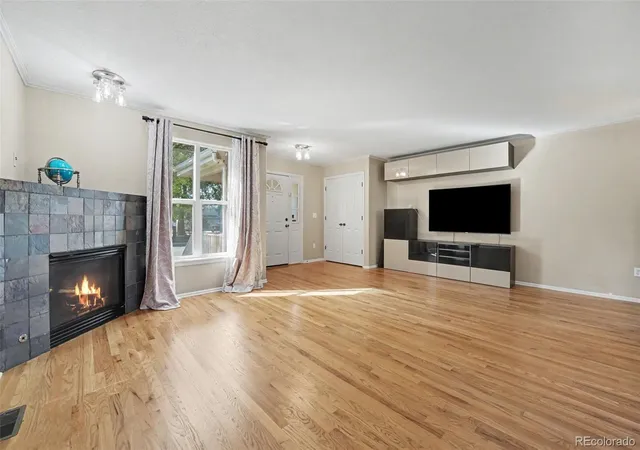 Photo 4 of Townhouse for sale at 1668 S Dayton St, Aurora, CO 80247 | MLS# 7334847 | Listing updated on 2026-10-09