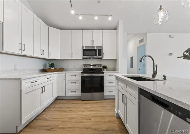 Listing Photo 5 - Condo for sale in building located at 18633 Stroh Rd, Parker, CO 80134 - Unit #203
