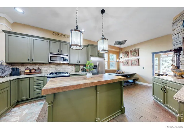 Photo 3 of Single family home for sale at 123 Whitney Ct, Windsor, CO 80550 | MLS# IR1070198 | Listing updated on 2026-10-10