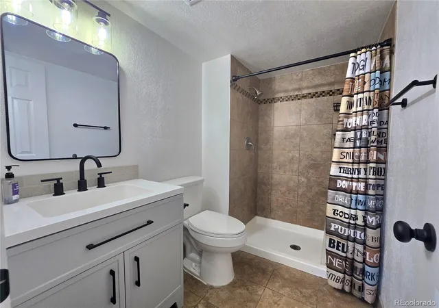 Photo 4 of Condo for sale at 1723 Robb St #33, Lakewood, CO 80215 | MLS# 5418366 | Listing updated on 2026-10-08