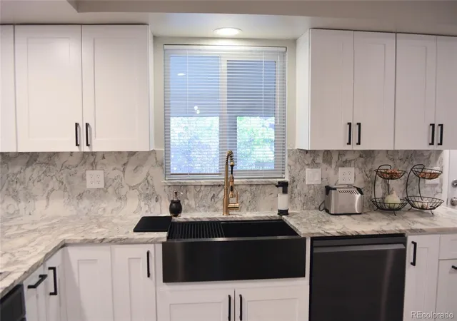 Photo 4 of Single family home for sale at 179 Del Mar Cir, Aurora, CO 80011 | MLS# 4252205 | Listing updated on 2026-10-09