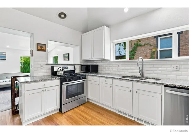 Photo 2 of Single family home for sale at 1028 Jackson St, Denver, CO 80206 | MLS# IR1070209 | Listing updated on 2026-10-08
