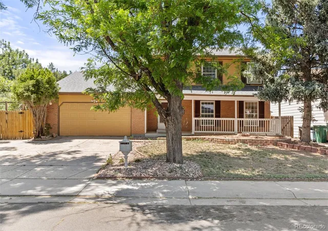 Single family home for sale at 1413 S Kittredge St, Aurora, CO 80017 | MLS# 9125660