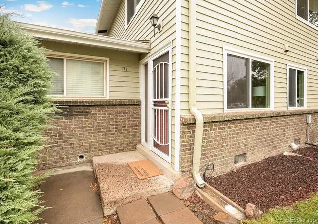 Photo 2 of Townhouse for sale at 3351 S Field St #171, Lakewood, CO 80227 | MLS# 7705242 | Listing updated on 2026-10-24