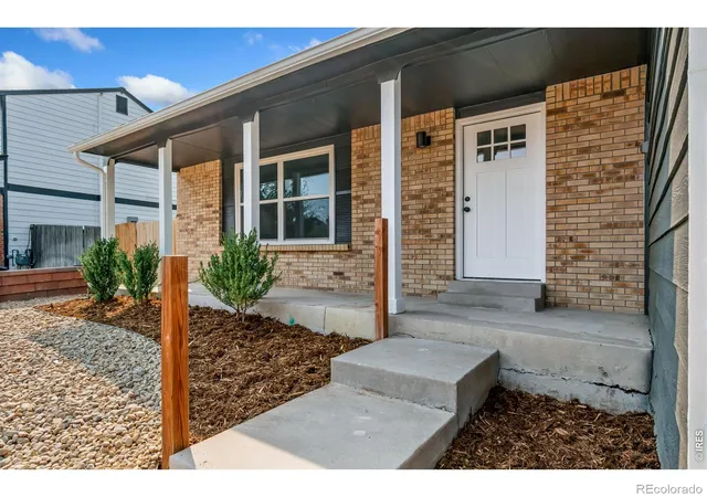 Photo 4 of Single family home for sale at 3174 W 11th Avenue Dr, Broomfield, CO 80020 | MLS# IR1070222 | Listing updated on 2026-10-11