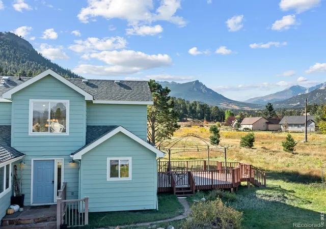 Photo 4 of Single family home for sale at 1601 Fish Crk Rd, Estes Park, CO 80517 | MLS# IR1070223 | Listing updated on 2026-10-08