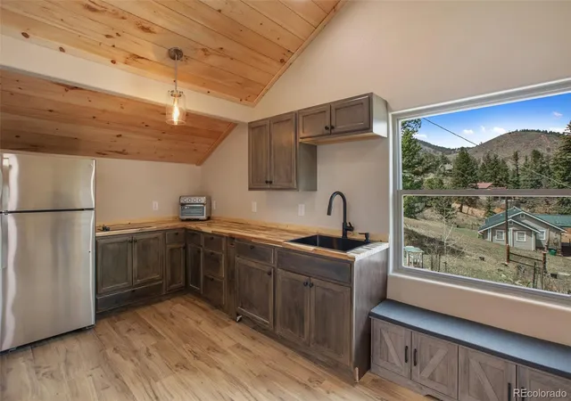 Photo 3 of Single family home for sale at 10580 Illinois Ave, Green Mountain Falls, CO 80819 | MLS# 4421351 | Listing updated on 2026-10-08