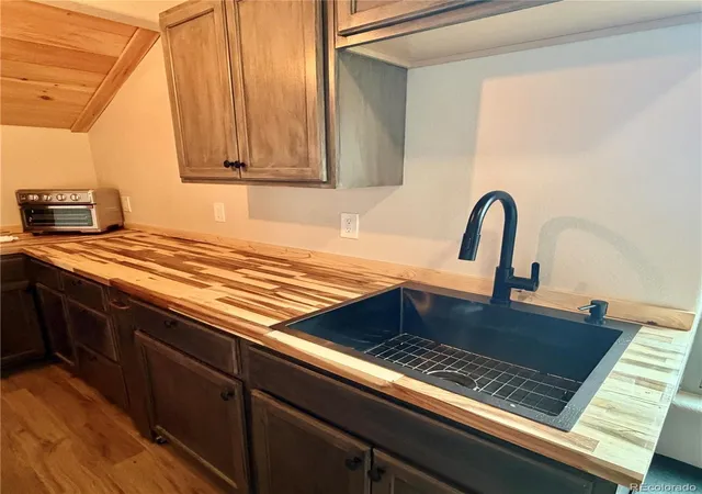 Photo 4 of Single family home for sale at 10580 Illinois Ave, Green Mountain Falls, CO 80819 | MLS# 4421351 | Listing updated on 2026-10-08