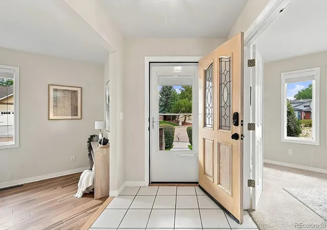 Photo 4 of Single family home for sale at 2933 Lake Park Way, Longmont, CO 80503 | MLS# 9067734 | Listing updated on 2026-10-08
