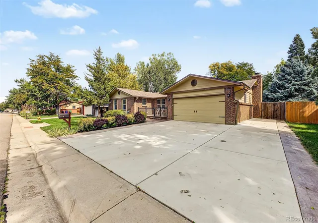 Photo 2 of Single family home for sale at 3132 S Boston Ct, Denver, CO 80231 | MLS# 5923914 | Listing updated on 2026-10-09