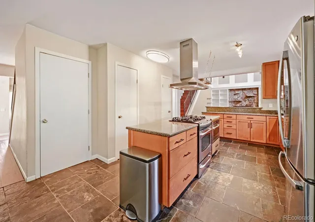 Photo 4 of Single family home for sale at 3880 S Willow Way, Denver, CO 80237 | MLS# 9497578 | Listing updated on 2026-10-10