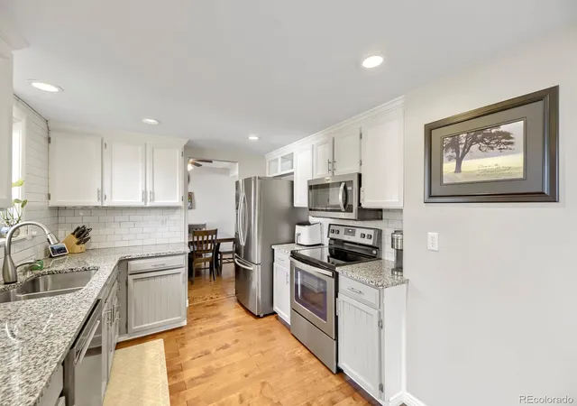 Photo 4 of Single family home for sale at 5263 E Briarwood Cir, Centennial, CO 80122 | MLS# 6653502 | Listing updated on 2026-10-10