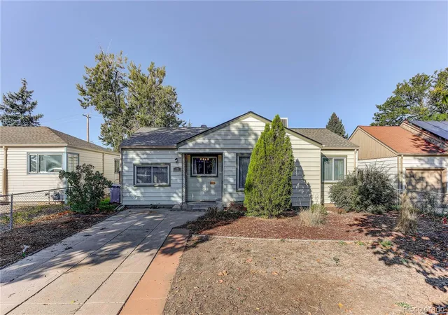 Single family home for sale at 1133 Kingston St, Aurora, CO 80010 | MLS# 9869482