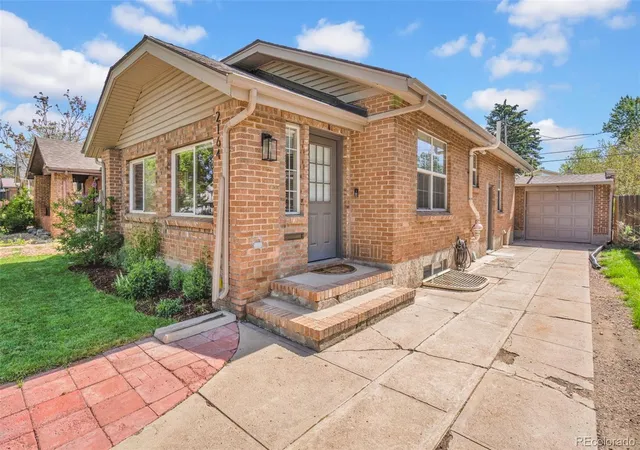 Photo 2 of Single family home for sale at 2164 S Lincoln St, Denver, CO 80210 | MLS# 5778140 | Listing updated on 2026-10-09