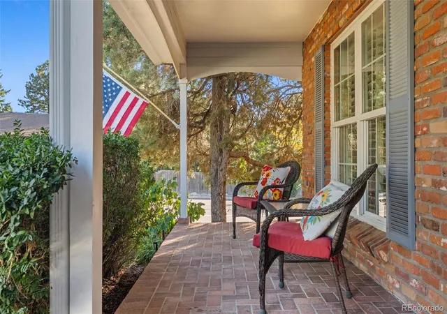 Photo 4 of Single family home for sale at 3895 S Poplar St, Denver, CO 80237 | MLS# 4796550 | Listing updated on 2026-10-17