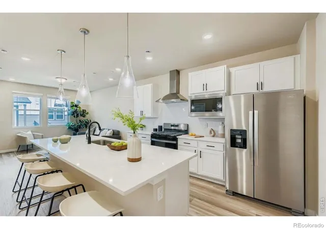 Photo 2 of Townhouse for sale at 2837 Bear Springs Cir, Longmont, CO 80503 | MLS# IR1070249 | Listing updated on 2026-10-08