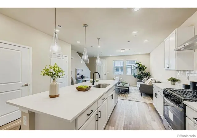 Photo 3 of Townhouse for sale at 2837 Bear Springs Cir, Longmont, CO 80503 | MLS# IR1070249 | Listing updated on 2026-10-08