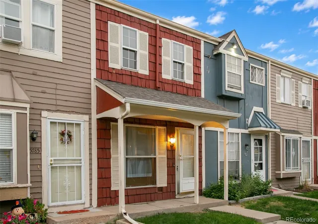 Photo 2 of Condo for sale at 15783 E 13th Place, Aurora, CO 80011 | MLS# 1880124 | Listing updated on 2026-10-12