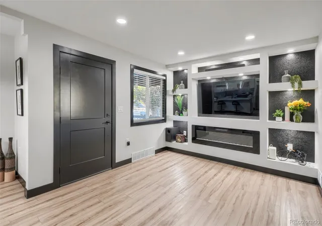 Photo 3 of Single family home for sale at 1575 S Zenobia St, Denver, CO 80219 | MLS# 7183578 | Listing updated on 2026-10-09