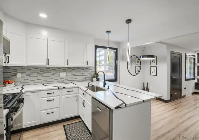 Photo 4 of Single family home for sale at 1575 S Zenobia St, Denver, CO 80219 | MLS# 7183578 | Listing updated on 2026-10-09