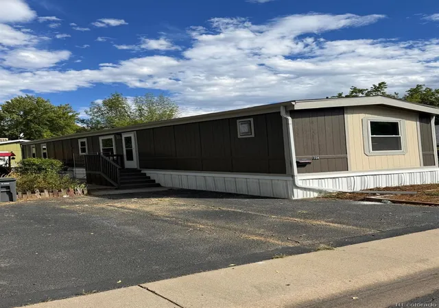 Photo 3 of Manufactured home for sale at 704 Cardinal Dr, Lafayette, CO 80026 | MLS# 9422222 | Listing updated on 2026-10-08