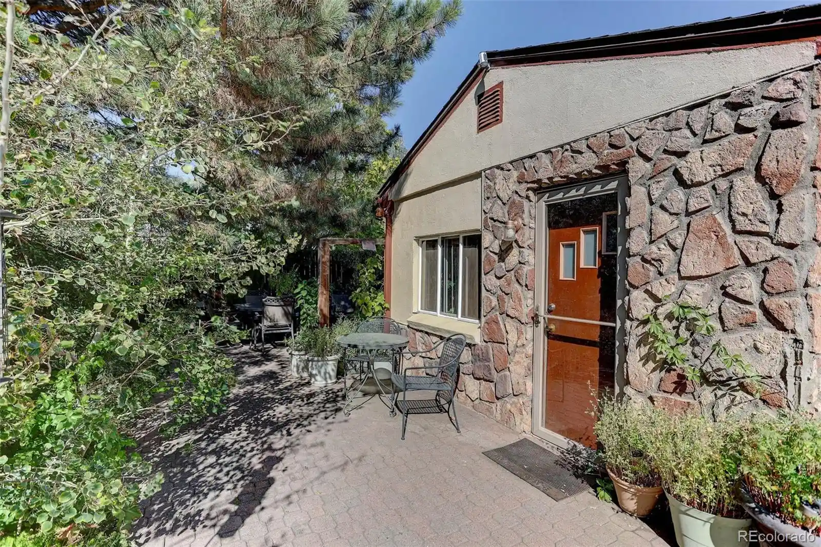 Photo 3 of Single family home for sale at 450 S Quitman St, Denver, CO 80219 | MLS# 5263757 | Listing updated on 2026-10-13