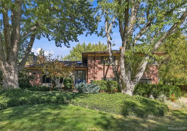 Photo 4 of Single family home for sale at 165 Dudley St, Lakewood, CO 80226 | MLS# 1694544 | Listing updated on 2026-10-18