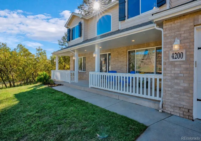 Photo 4 of Single family home for sale at 4200 Mohawk Dr, Larkspur, CO 80118 | MLS# 2353399 | Listing updated on 2026-10-10