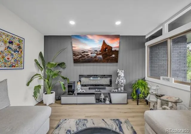 Photo 4 of Single family home for sale at 7092 W 4 Th Ave, Lakewood, CO 80226 | MLS# 6216344 | Listing updated on 2026-10-08