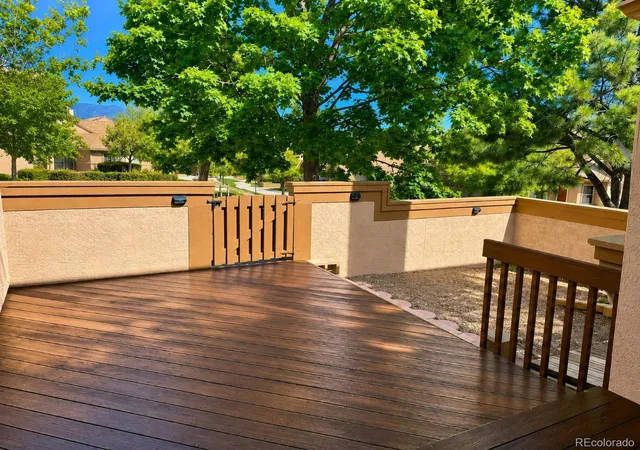 Photo 3 of Townhouse for sale at 6109 Pine Hl Dr, Colorado Springs, CO 80918 | MLS# 5914059 | Listing updated on 2026-10-08