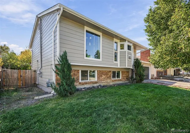 Photo 2 of Single family home for sale at 1256 S Lewiston Way, Aurora, CO 80017 | MLS# 6637217 | Listing updated on 2026-10-09