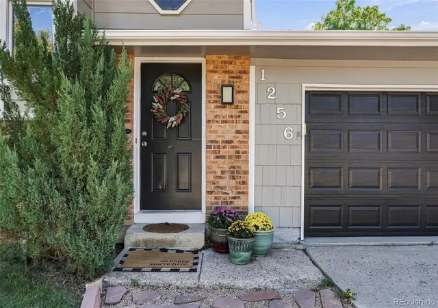 Photo 3 of Single family home for sale at 1256 S Lewiston Way, Aurora, CO 80017 | MLS# 6637217 | Listing updated on 2026-10-09