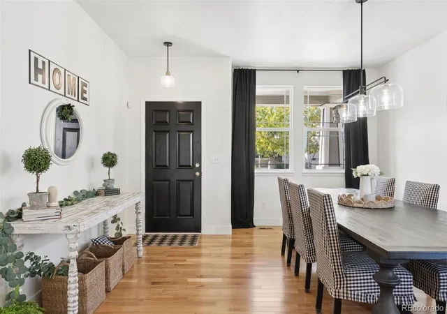 Photo 3 of Single family home for sale at 10535 Laurelglen Cir, Highlands Ranch, CO 80130 | MLS# 5565019 | Listing updated on 2026-10-09