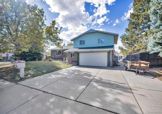 Photo 2 of Single family home for sale at 3045 S Teller St, Denver, CO 80227 | MLS# 8595148 | Listing updated on 2026-10-18