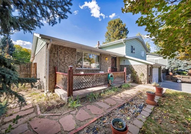 Photo 3 of Single family home for sale at 3045 S Teller St, Denver, CO 80227 | MLS# 8595148 | Listing updated on 2026-10-18