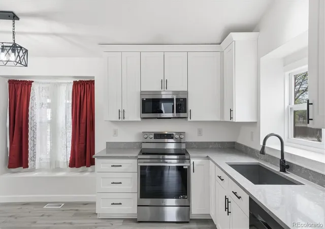 Photo 4 of Single family home for sale at 18171 E Crestridge Dr, Centennial, CO 80015 | MLS# 7898234 | Listing updated on 2026-10-09