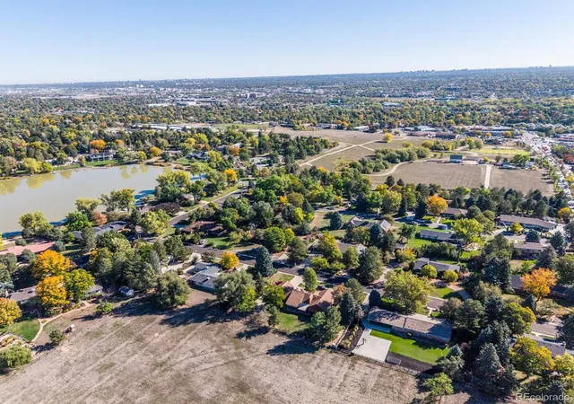 Photo 4 of Single family home for sale at 5865 Bellflower Dr, Littleton, CO 80123 | MLS# 3594333 | Listing updated on 2026-10-15