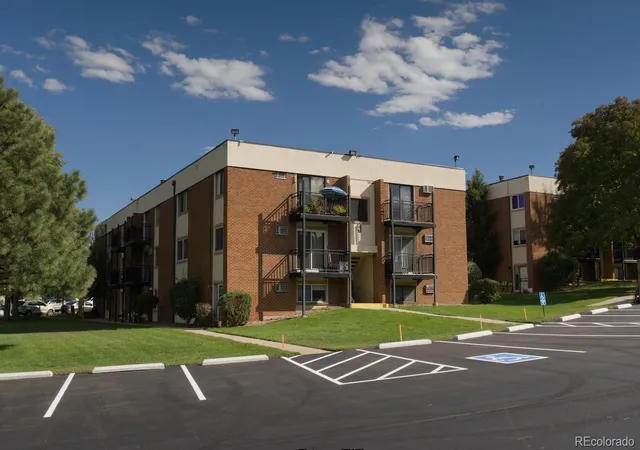 Condo for sale at 5995 W Hampden Ave #21J, Denver, CO 80227 | MLS# 1761416