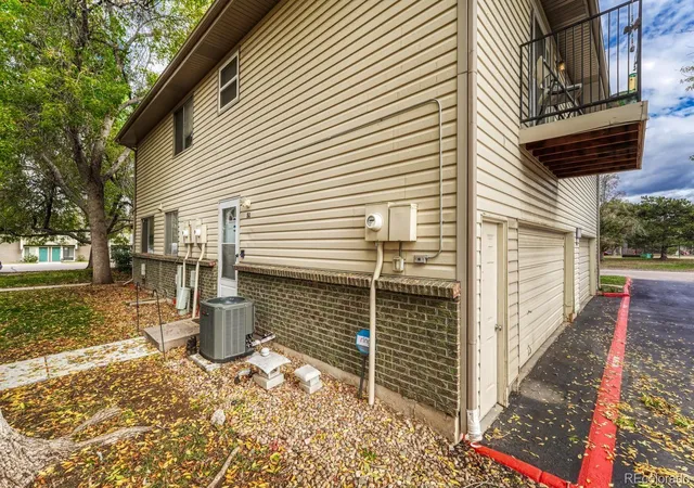 Photo 3 of Townhouse for sale at 3355 S Flower St #80, Lakewood, CO 80227 | MLS# 3199222 | Listing updated on 2026-10-16