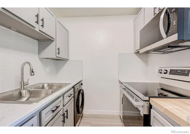 Photo 3 of Condo for sale at 225 E 8th Avenue #17, Longmont, CO 80504 | MLS# IR1070339 | Listing updated on 2026-10-09