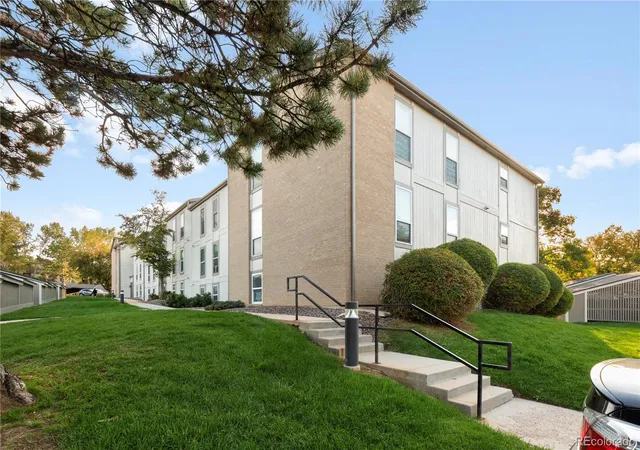 Listing Photo 5 - Condo for sale in building located at 7303 S Xenia Cir, Centennial, CO 80112 - Unit #B