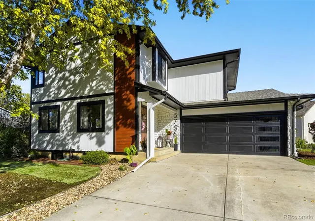 Photo 3 of Single family home for sale at 5756 S Lansing Ct, Englewood, CO 80111 | MLS# 8579784 | Listing updated on 2026-10-09
