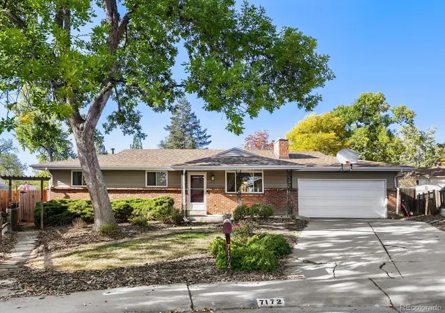 Photo 1 of Single family home for sale at 7172 W Glasgow Pl, Littleton, CO 80128 | MLS# 5682810 | Listing updated on 2026-10-10