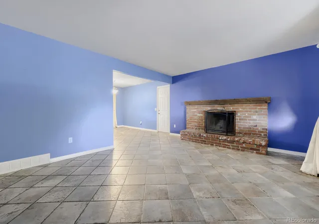 Photo 3 of Sale Pending at 7172 W Glasgow Pl, Littleton, CO 80128 | MLS# 5682810 | Listing updated on 2026-10-13