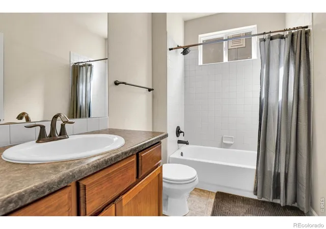 Photo 4 of Single family home for sale at 1618 Otis Dr, Longmont, CO 80504 | MLS# IR1070354 | Listing updated on 2026-10-09