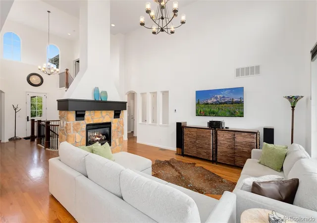 Photo 4 of Single family home for sale at 15298 W Baker Ave, Lakewood, CO 80228 | MLS# 1683434 | Listing updated on 2026-10-10